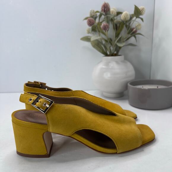 Bernardo Bedford Suede Slingback Sandals Square Toe Ochre Women 7M Tried On - Picture 4 of 10